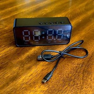 Bluetooth Speaker with digital clock and FM radio